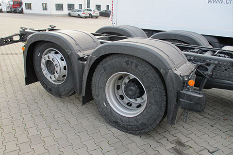 hinterachs-kotflügel-mercedes-benz-actros-04.jpg